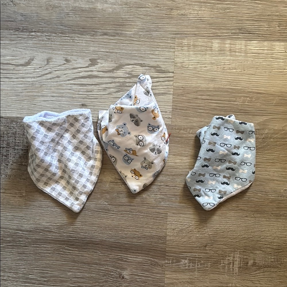 Petite L Amour Adorable Gray and White Baby Bandana Bibs Set